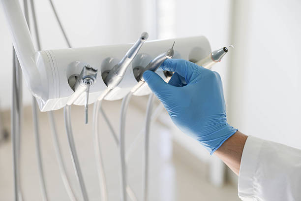 Professional Emergency Dentist technician working in Mariemont, OH